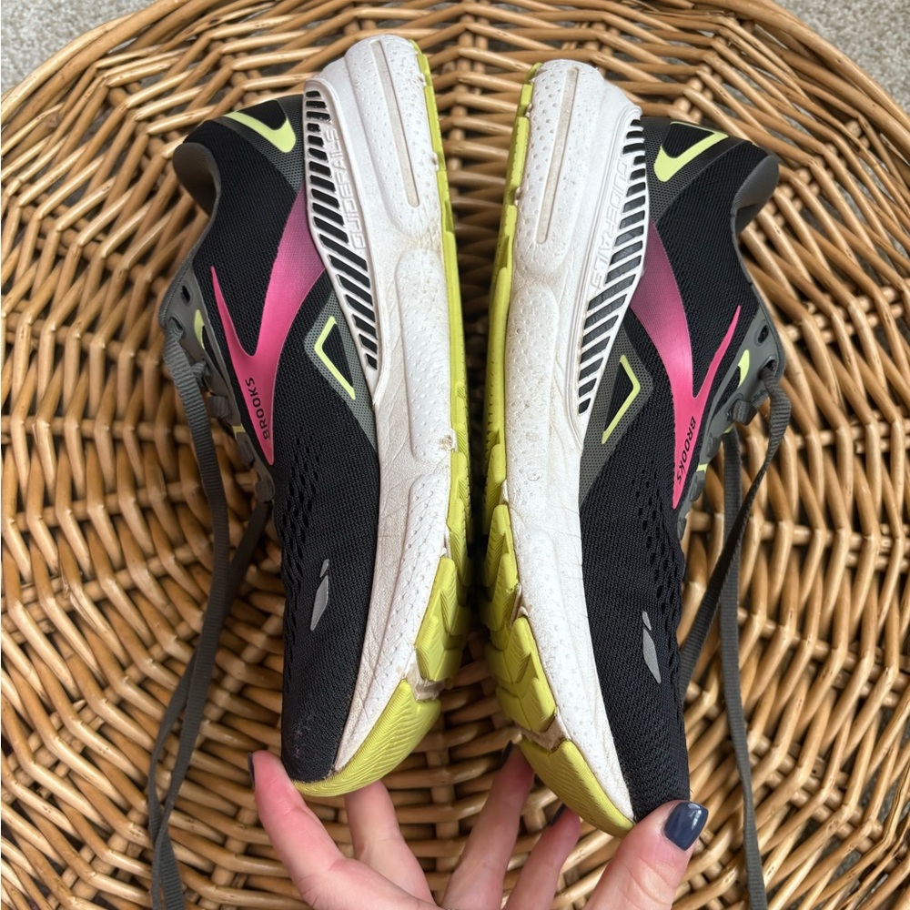 Brooks Adrenaline GTS 23 Road Running Sneakers in Black Gunmetal Green Size 7.5 - Picture 5 of 9